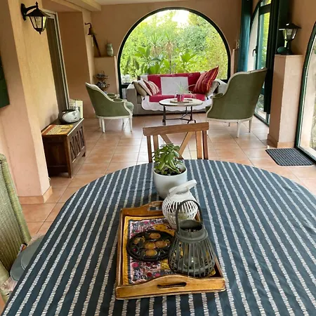 La Bastide Dambrine Semesterbostad